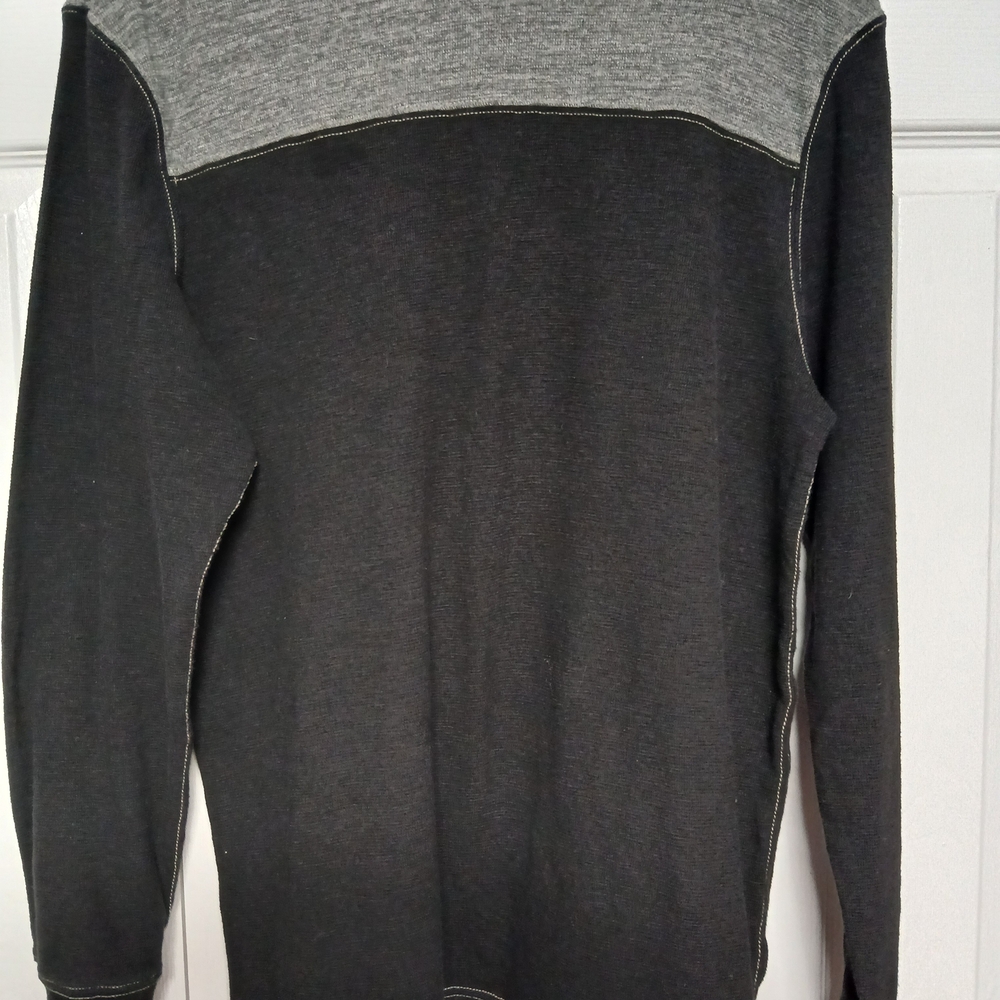 Men's Black and Gray Sweater